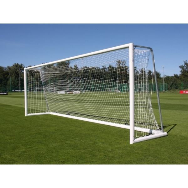 Soccer goals 7.32 x 2.44m passable with 4 wheels