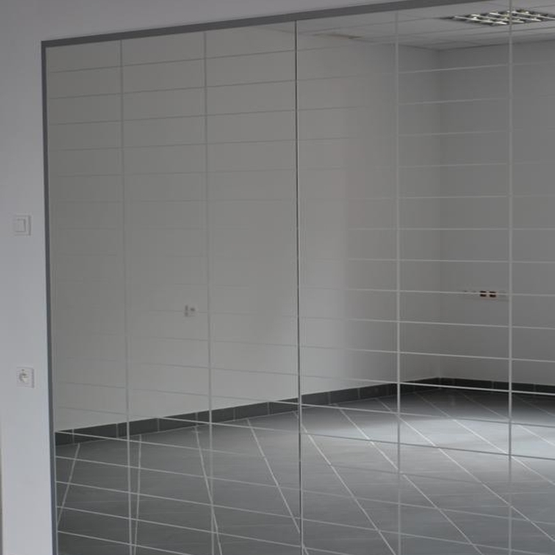 Correction mirror with posturographic grid, wall-mounted,