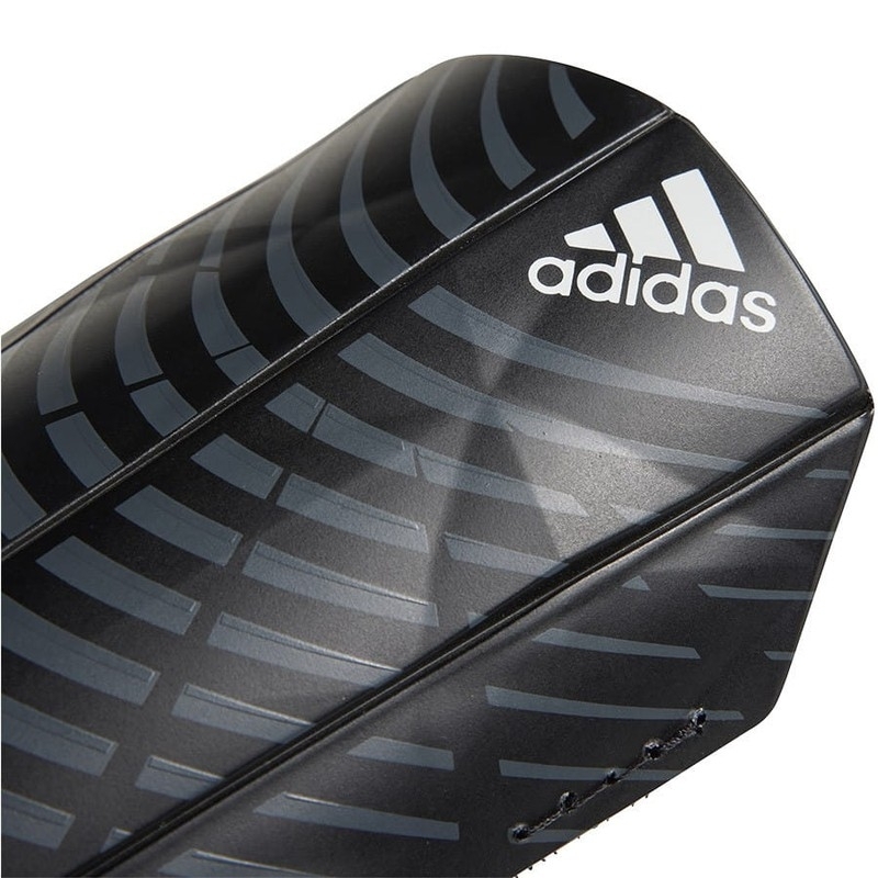 Adidas Predator SG TRN soccer protectors, size XS, black color