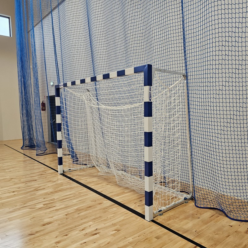 Handballnetze, PE 2,5 mm, 0,8x1 m tief, mit Fänger